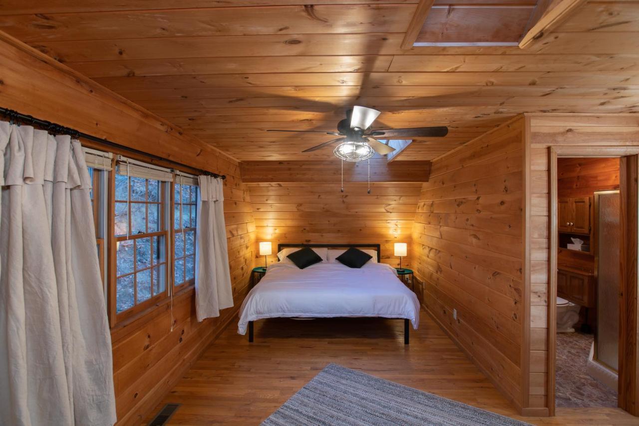 Treetops Cabin Easy To Asheville With Fast Wifi And Great View Swiss Exterior photo