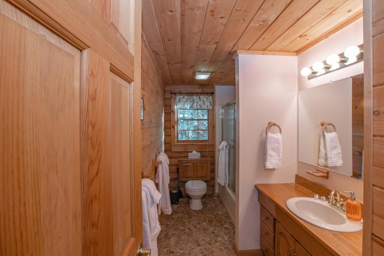 Treetops Cabin Easy To Asheville With Fast Wifi And Great View Swiss Exterior photo